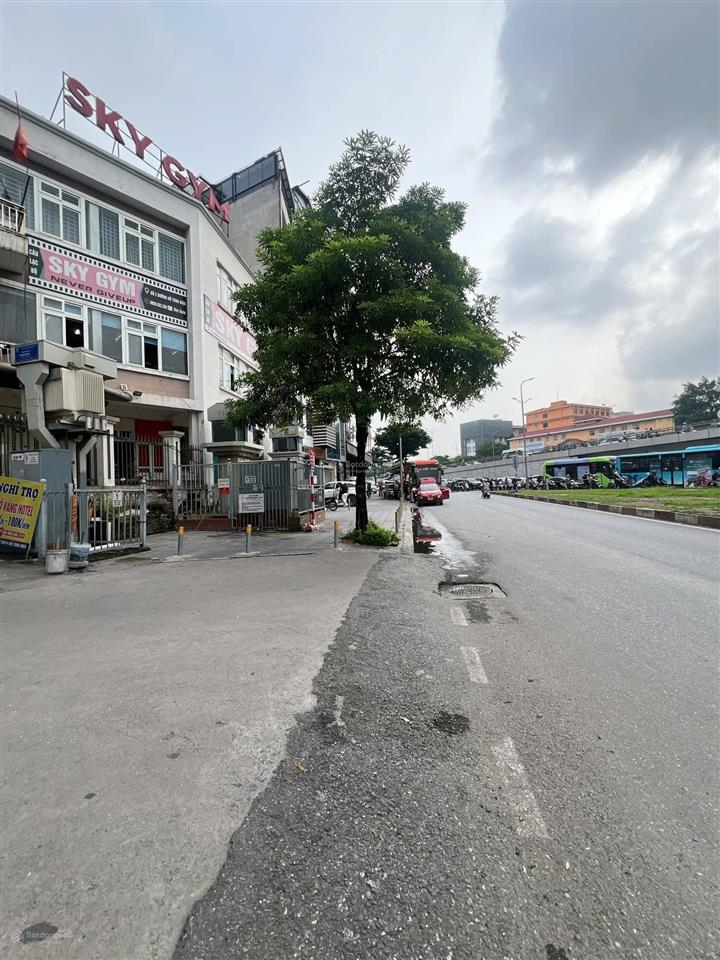Bán nhà đường hồ tùng mậu quận cầu giấy dt 134/140m x c4 x mt 5,8m giá 38,5 tỷ có thương lượng