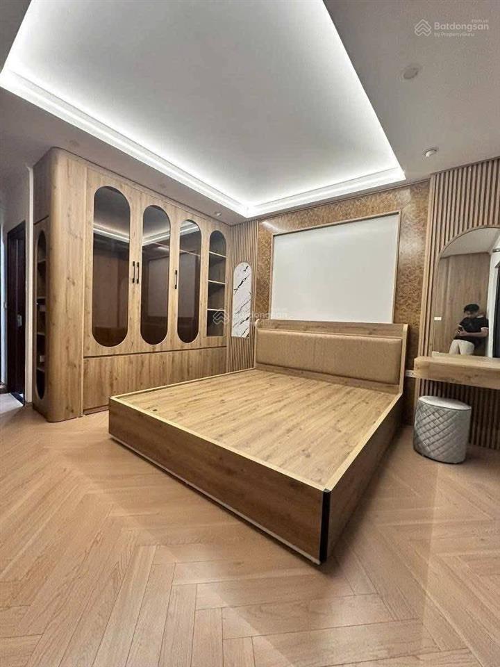 Bán nhà đường nguyễn xiển quận thanh xuân dt 32m2 x 7 tầng mt 4m giá 16,5 tỷ có thương lượng