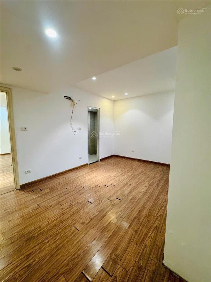 Chính chủ bán căn cc ct14a2 mặt đường võ chí công dt 93m x 3 ngủ giá 8,5 tỷ có thương lượng