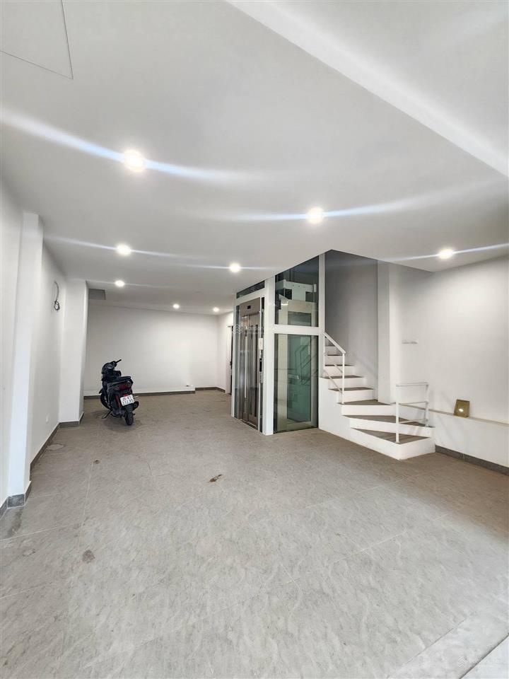 Bán nhà võng thị tây hồ dt 50m2 x 6t x mt 5,3m giá 19,5 tỷ có thương lượng