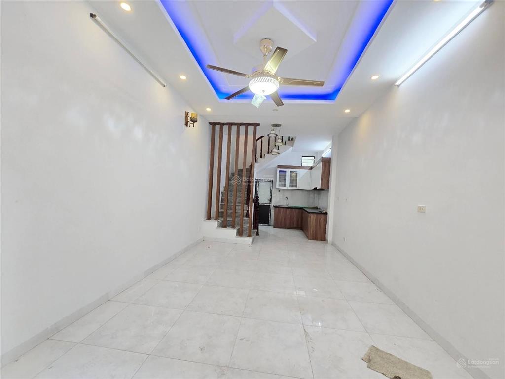 Bán nhà quang lãm hà đông dt 30m x 4t x mt 3,4m chỉ nhỉnh 2 tỷ có thương lượng
