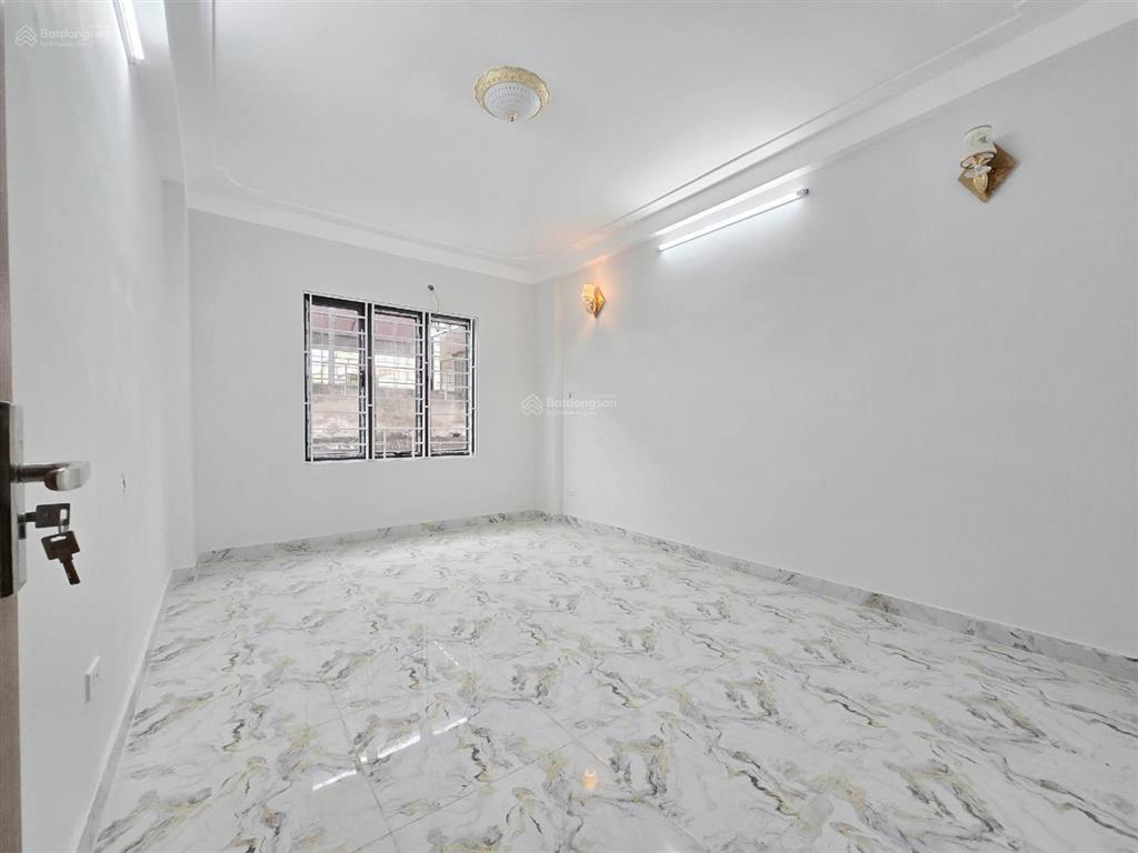 Bán nhà quang lãm hà đông dt 30m x 4t x mt 3,4m chỉ nhỉnh 2 tỷ có thương lượng