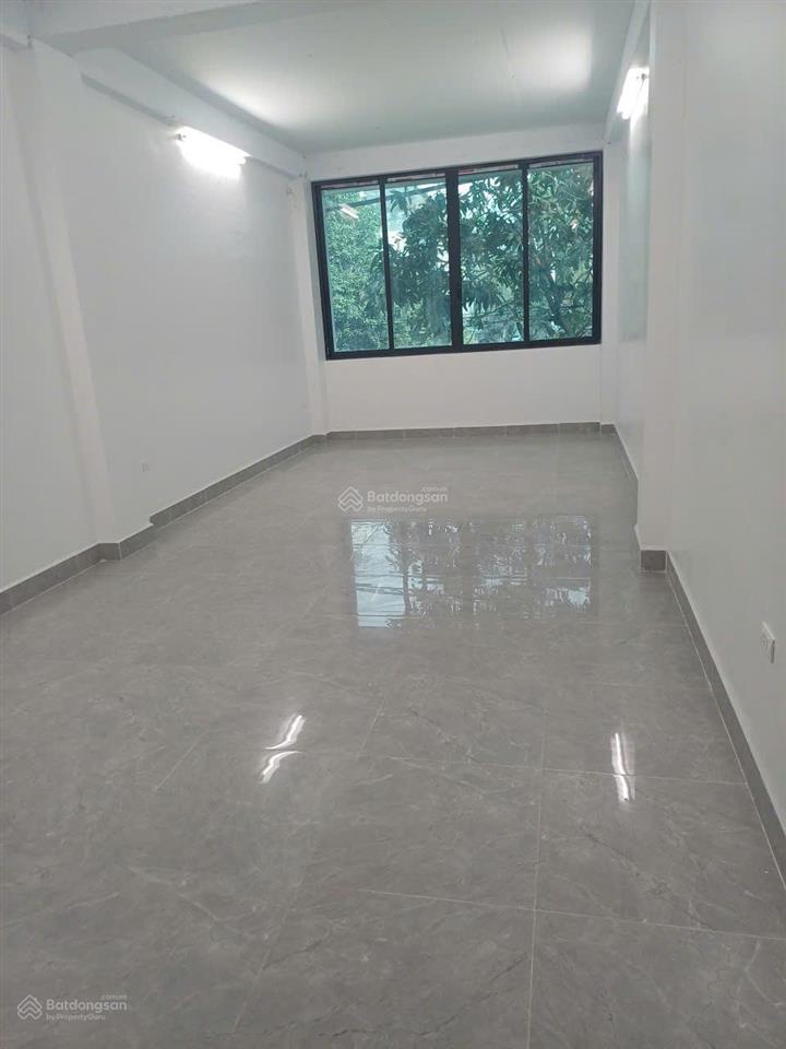 Bán nhà xưởng làng nghề triều khúc tổng dt 1300m vuông thông sàn mỗi tầng 250m xây 5tầng thang máy.