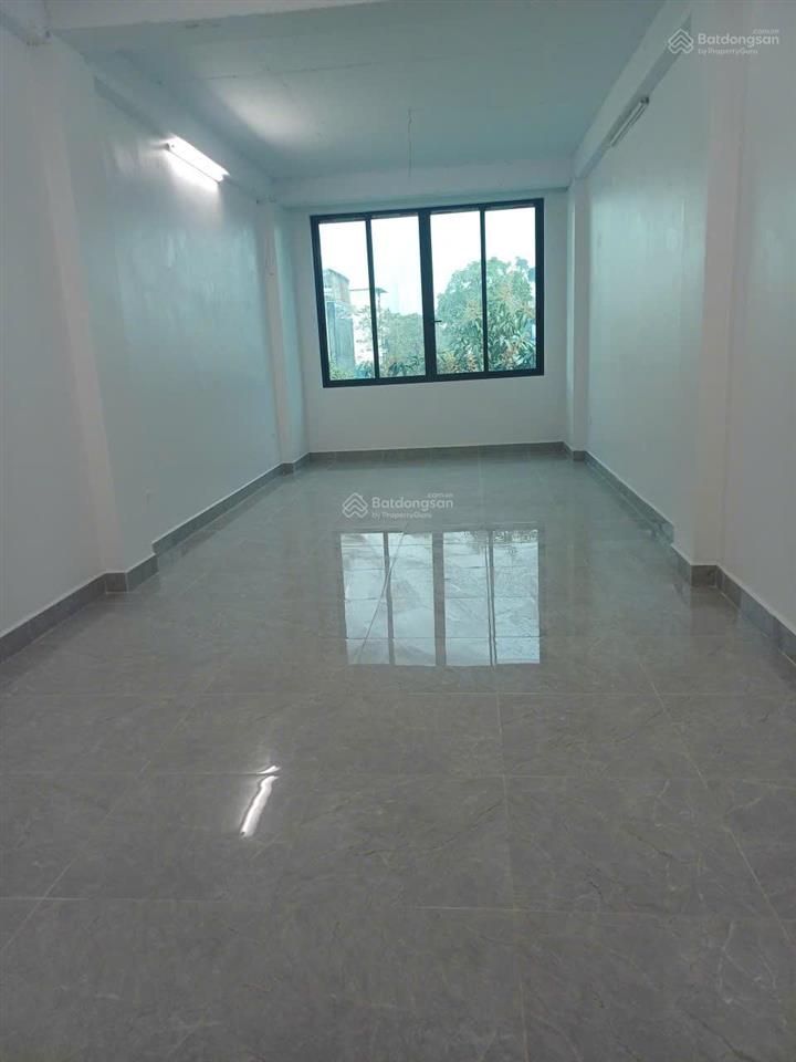 Bán nhà xưởng làng nghề triều khúc tổng dt 1300m vuông thông sàn mỗi tầng 250m xây 5tầng thang máy.