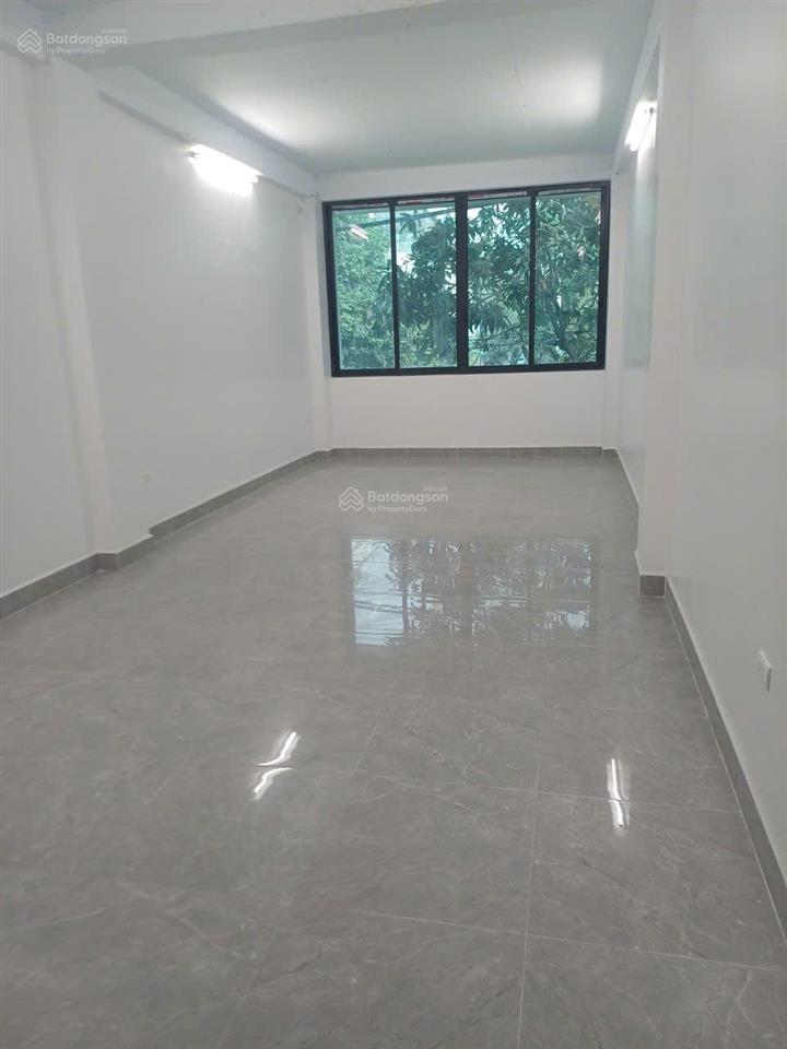 Bán nhà xưởng làng nghề triều khúc tổng dt 1300m vuông thông sàn mỗi tầng 250m xây 5tầng thang máy.