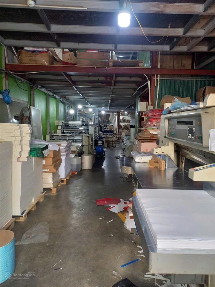 Bán nhà xưởng làng nghề triều khúc tổng dt 1300m vuông thông sàn mỗi tầng 250m xây 5tầng thang máy.