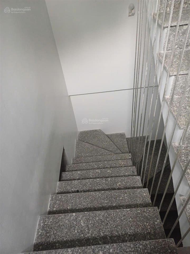 Bán nhà xưởng làng nghề triều khúc tổng dt 1300m vuông thông sàn mỗi tầng 250m xây 5tầng thang máy.