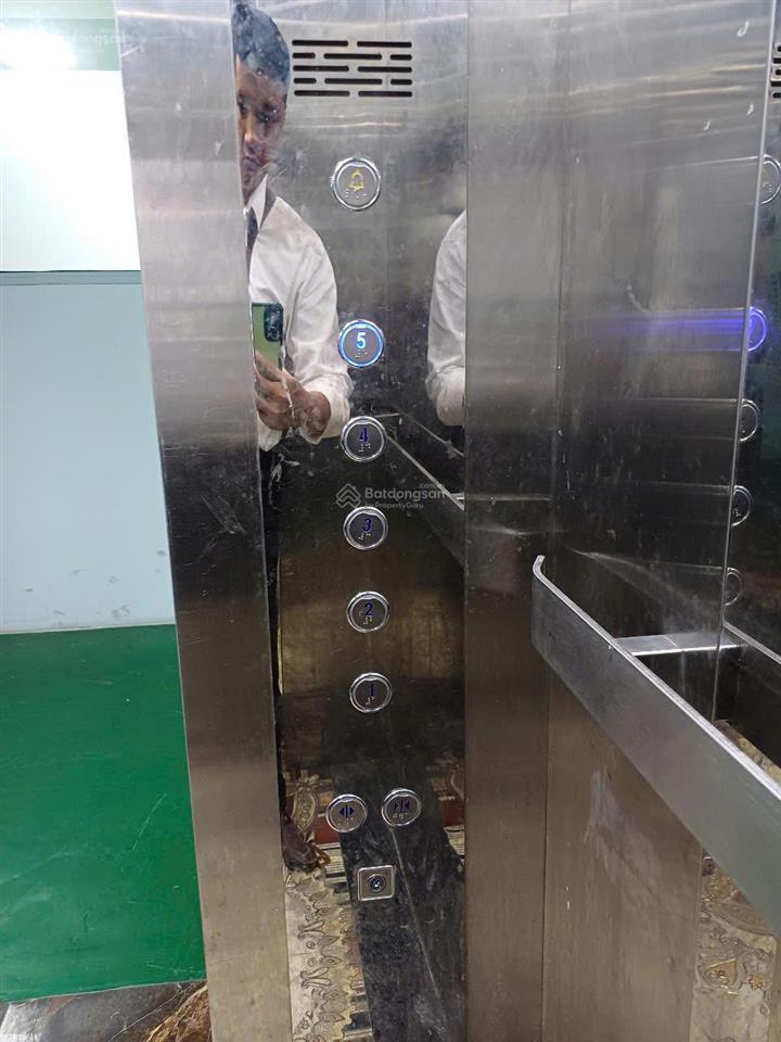 Bán nhà xưởng làng nghề triều khúc tổng dt 1300m vuông thông sàn mỗi tầng 250m xây 5tầng thang máy.