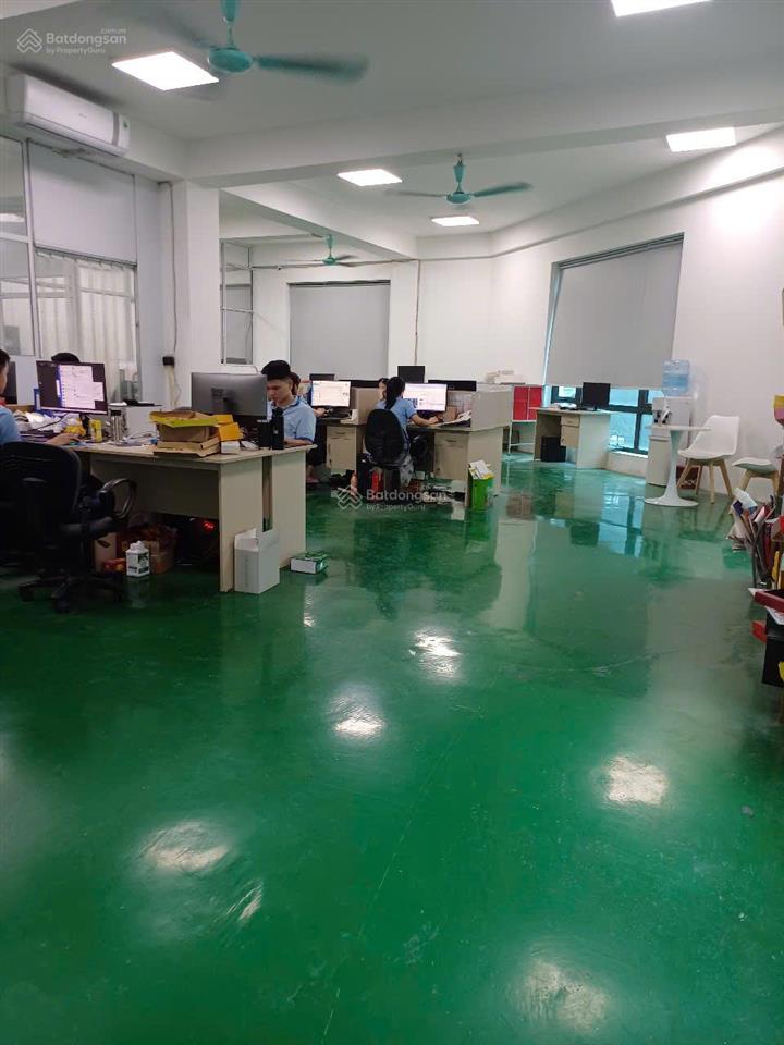 Bán nhà xưởng làng nghề triều khúc tổng dt 1300m vuông thông sàn mỗi tầng 250m xây 5tầng thang máy.