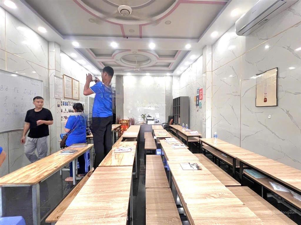 Nhà 4 tầng hoàn công chuẩn  mặt tiền đắc địa  chợ linh trung. chỉ 12.5 tỷ