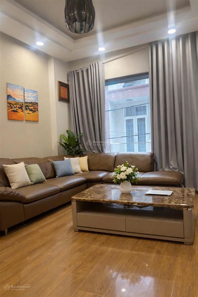 Nhà đẹp 4 tầng  hẻm xe tải  chỉ 50m ra phạm văn đồng  chỉ 8.5 tỷ