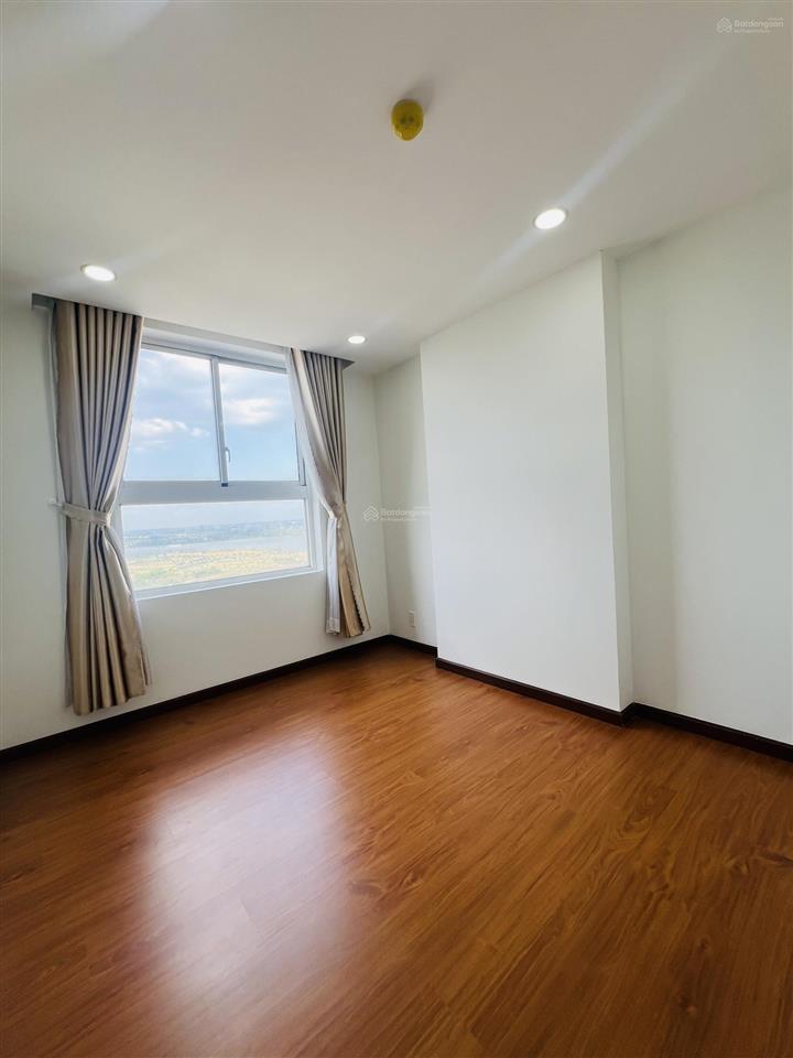 Cần bán căn hộ samsora riverside ,56m2 2pn,2wc, giá bán 1ty850 bao thuế phí, sổ hồng có sẵn