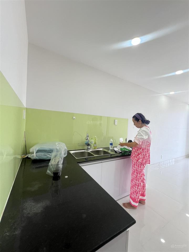 Cần bán căn hộ samsora 46m2 1pn+, 1wc, giá 1ty350tr, bao thuế phí, full nội thất, sổ hồng có sẵn
