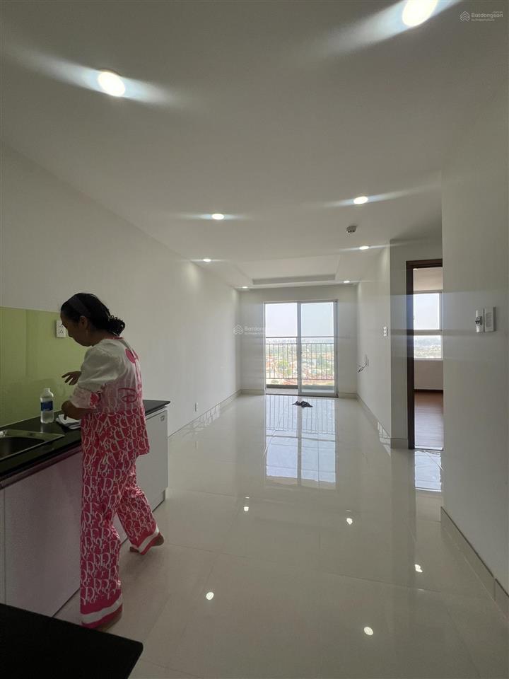 Cần bán căn hộ samsora 46m2 1pn+, 1wc, giá 1ty350tr, bao thuế phí, full nội thất, sổ hồng có sẵn