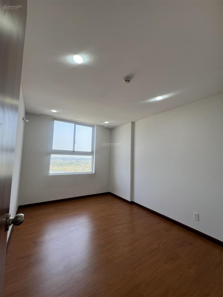 Cần bán căn hộ samsora 46m2 1pn+, 1wc, giá 1ty350tr, bao thuế phí, full nội thất, sổ hồng có sẵn