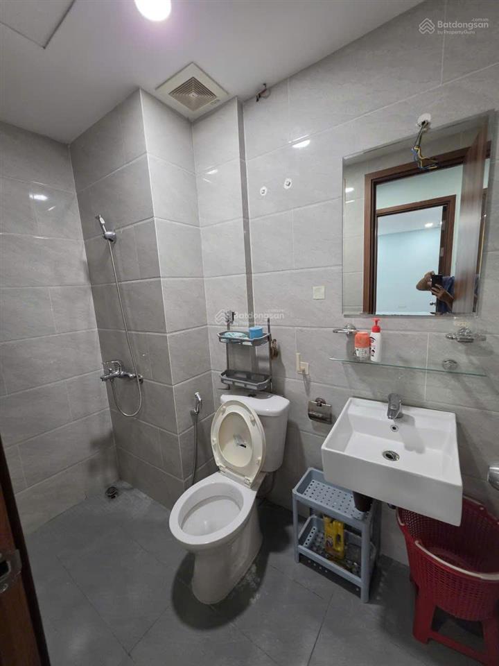 Cho thuê căn hộ samsora 2pn, 2wc giá thuê 5tr/tháng, đầy đủ nội thất, gần làng đại học