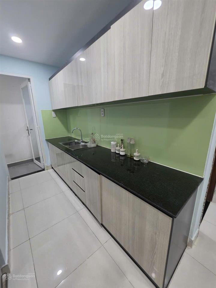 Cho thuê căn hộ samsora 2pn, 2wc giá thuê 5tr/tháng, đầy đủ nội thất, gần làng đại học