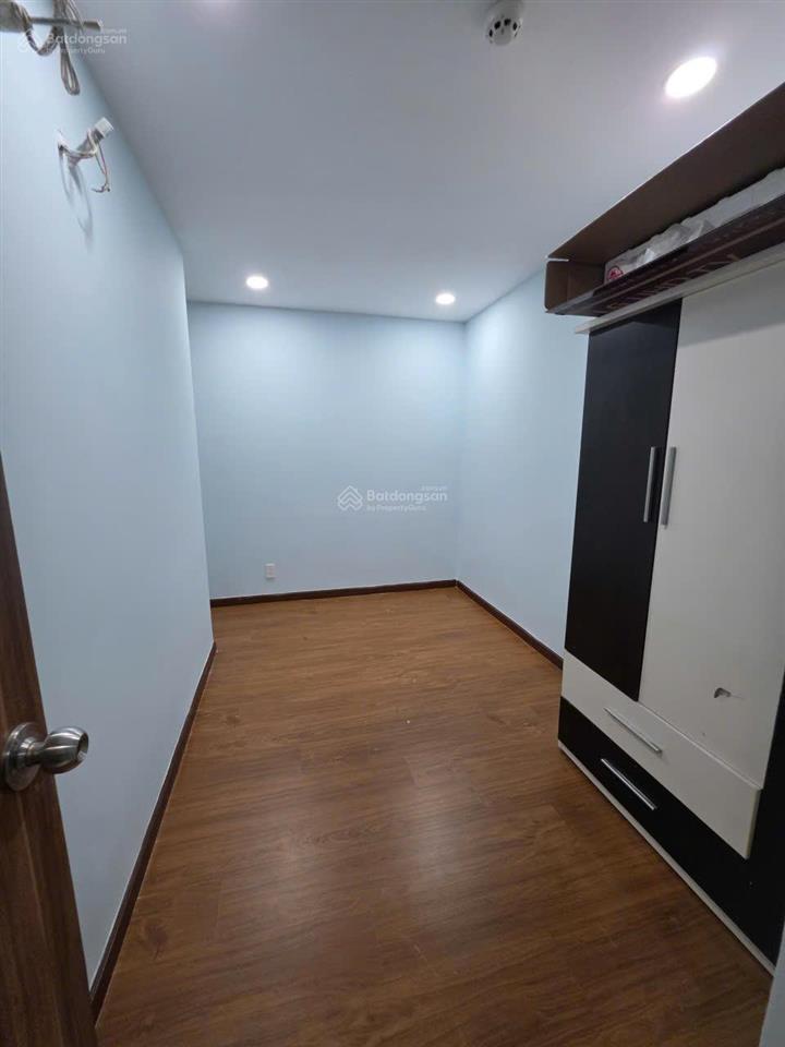 Cho thuê căn hộ samsora 2pn, 2wc giá thuê 5tr/tháng, đầy đủ nội thất, gần làng đại học