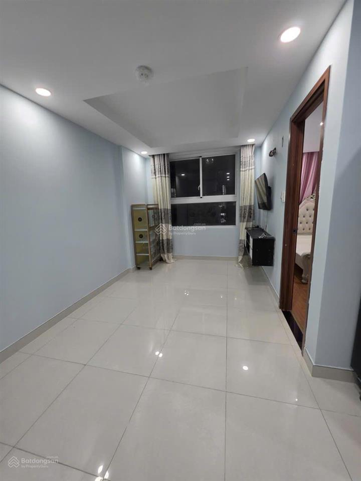 Cho thuê căn hộ samsora 2pn, 2wc giá thuê 5tr/tháng, đầy đủ nội thất, gần làng đại học