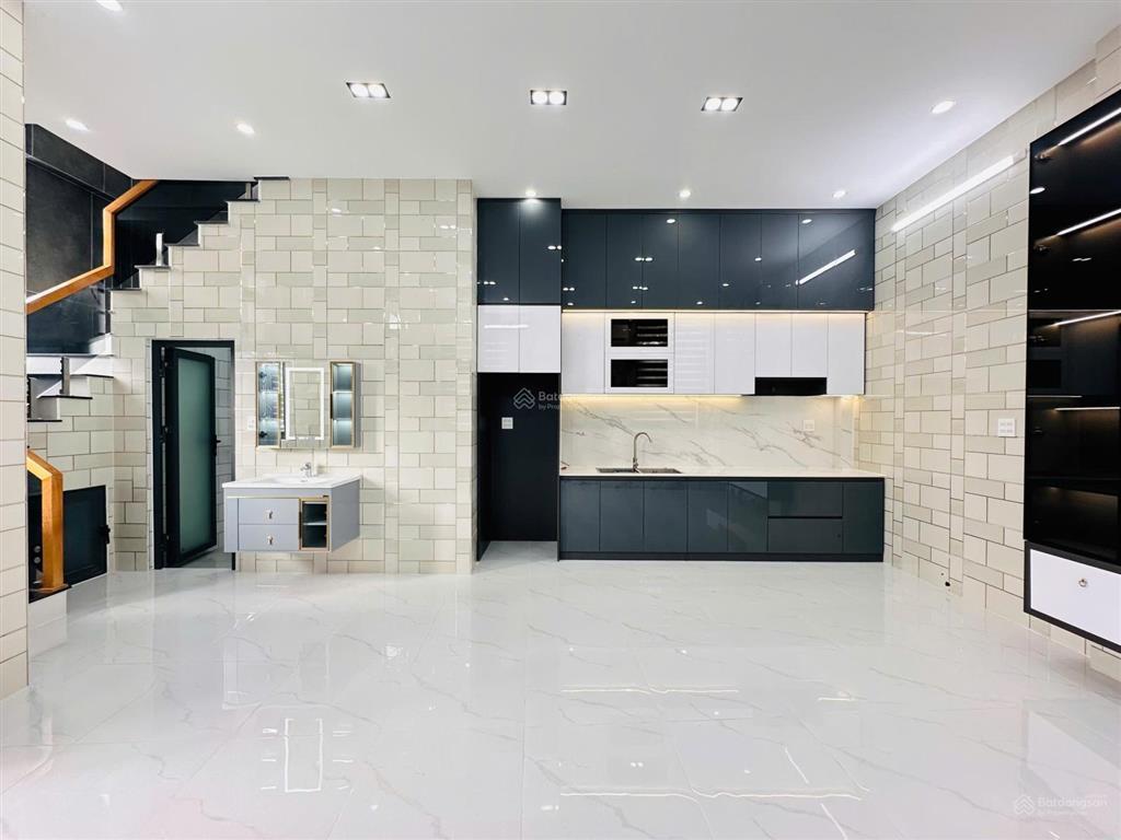 Nhà 1 trệt 1 lầu góc 2 mặt tiền thiết kế hiện đại, pháp lý hoàn công
