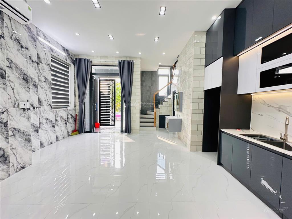 Nhà 1 trệt 1 lầu góc 2 mặt tiền thiết kế hiện đại, pháp lý hoàn công