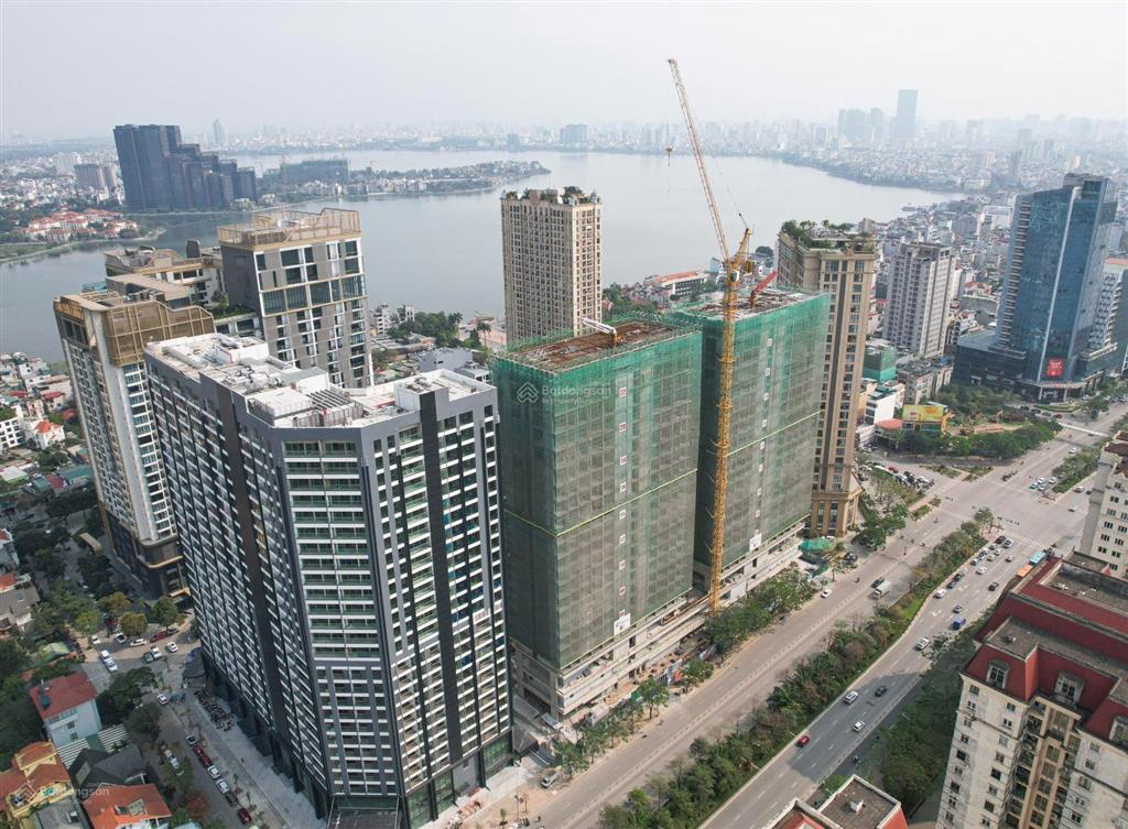 Penthouse hạng sang + sân vườn | 23,4m mặt view hồ tây  sẵn 2 slot ô tô  trần cao 8.5m
