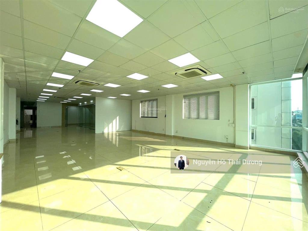 Sàn vp 160m2 đẹp sát quận 1 hiếm có. chi phí hợp lý, vị trí kết nối mạnh, tối ưu hiệu suất làm việc