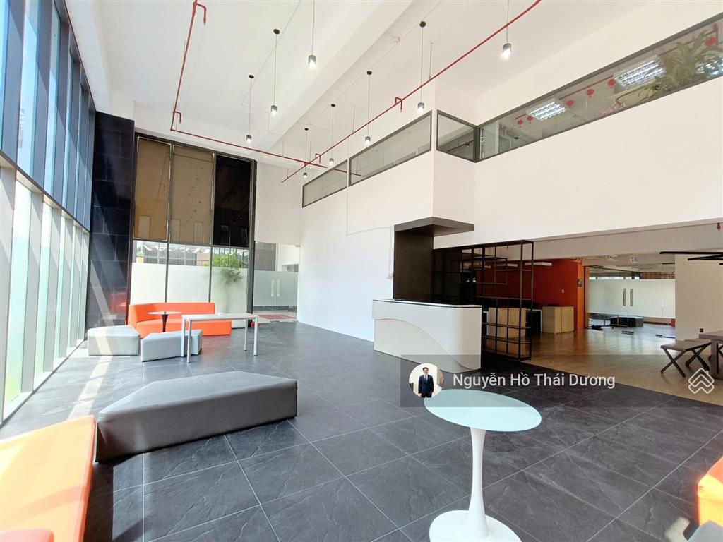 Siêu ưu đãi! mặt bằng tòa nhà 16 tầng giá chỉ bằng vp  287m2 full nội thất, trần, sàn, máy lạnh