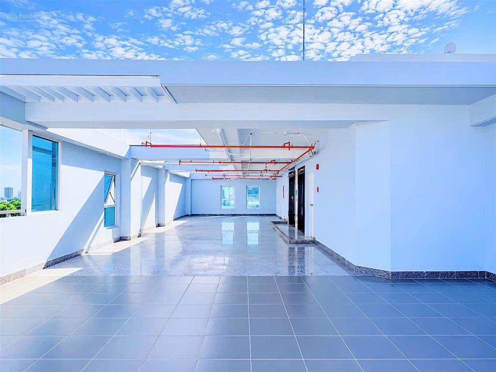 Cho thuê toàn bộ toà nhà 2500m2 sàn mặt tiền đường nguyễn bỉnh khiêm, q.1  2 hầm 9 tầng, giá 650tr