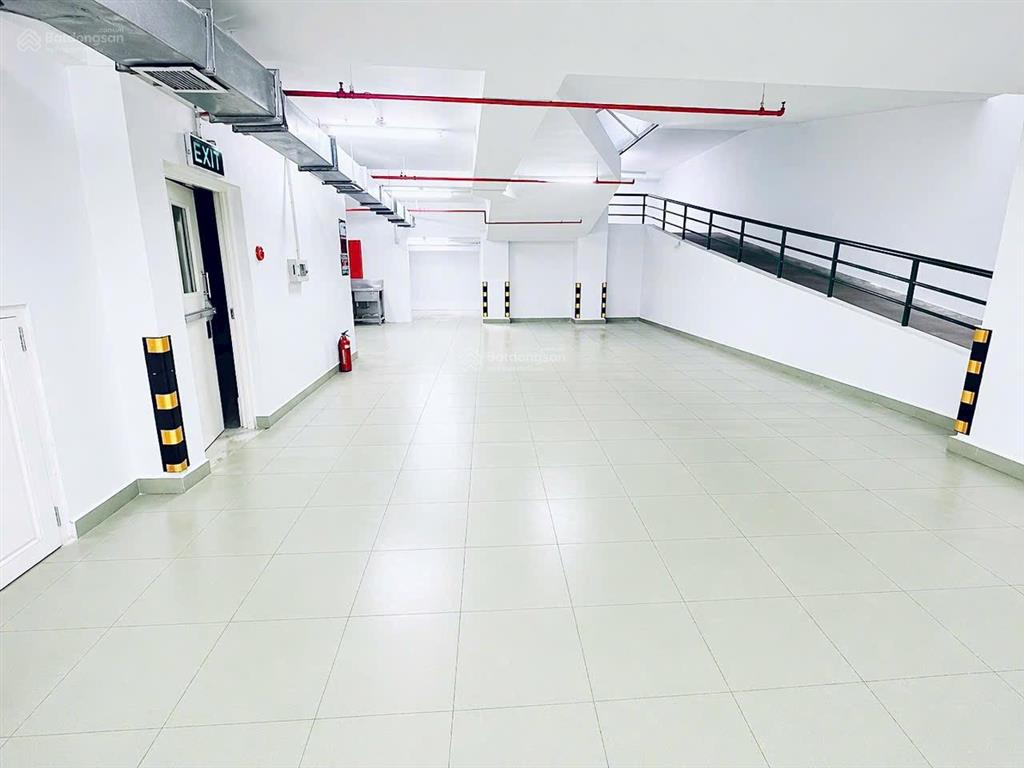Cho thuê toàn bộ toà nhà 2500m2 sàn mặt tiền đường nguyễn bỉnh khiêm, q.1  2 hầm 9 tầng, giá 650tr