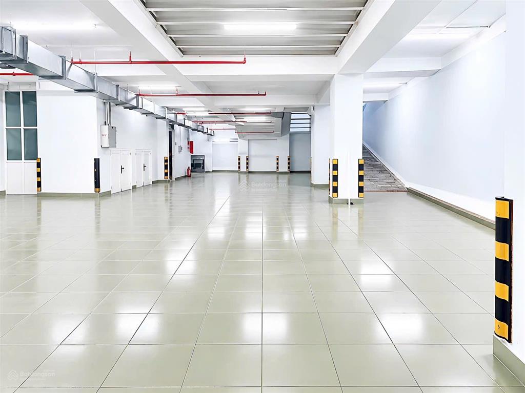 Cho thuê toàn bộ toà nhà 2500m2 sàn mặt tiền đường nguyễn bỉnh khiêm, q.1  2 hầm 9 tầng, giá 650tr