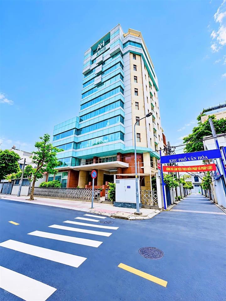 Cho thuê toàn bộ toà nhà vp góc 2mt đường trần nhật duật, q1. 1 hầm 11 tầng,3000m2 sàn,2 thang máy