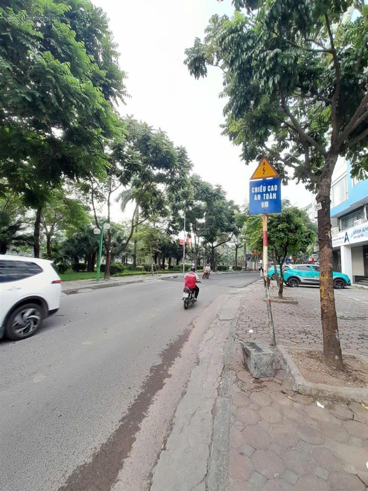 Mặt phố view sông tô lịch trong xanh, tôm cá bơi lội tung tăng 68m*mt5m  22 tỷ