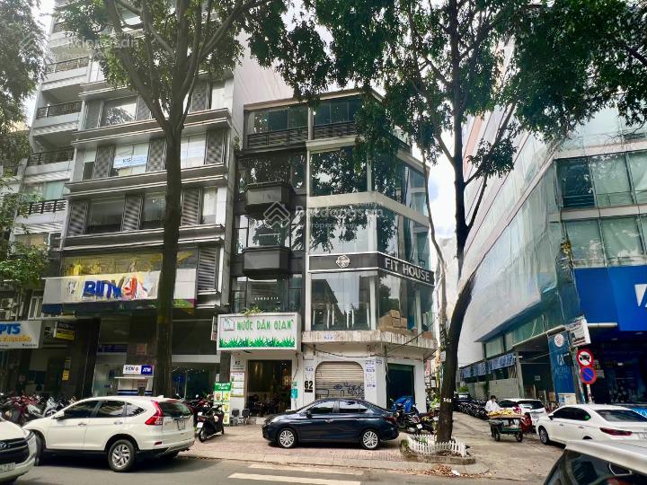 Cho thuê góc 2 mt 62 đường phạm ngọc thạch, quận 3. dt 10x21m, 1 trệt 4 lầu. dtsd 1.050m2