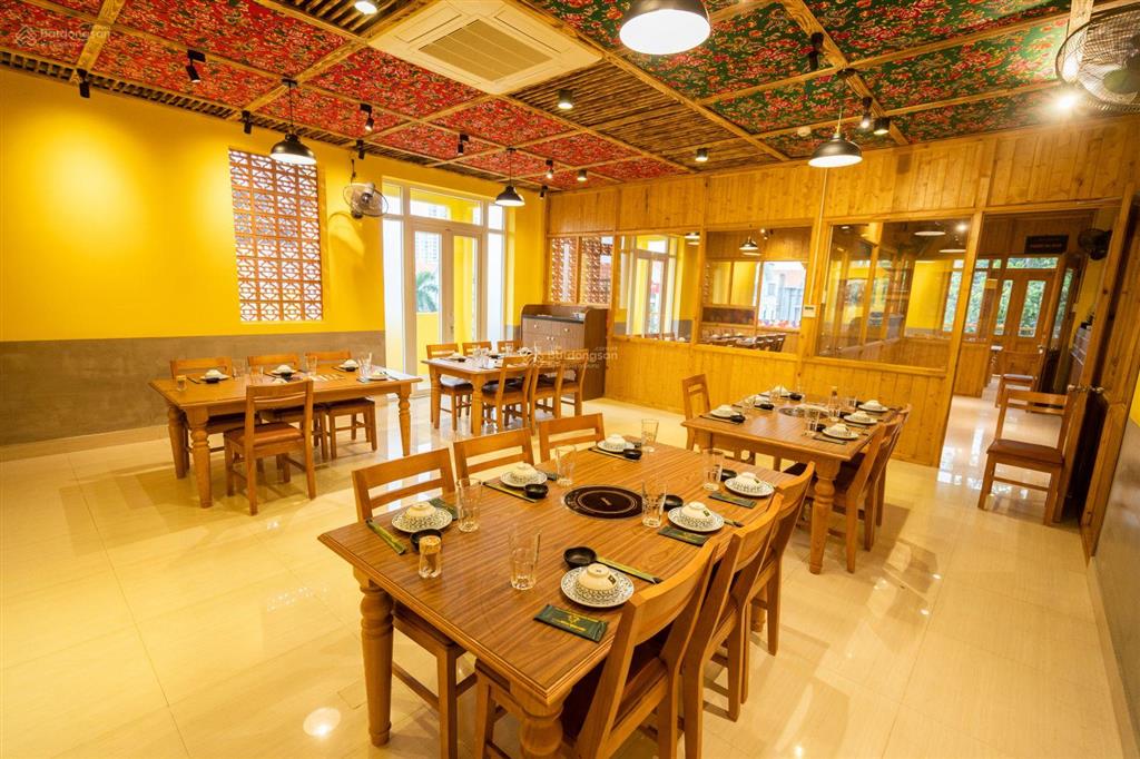 Cho thuê nhà góc 2mt nguyễn thị thập, quận 7. dt 12x30m. trệt 5 lầu