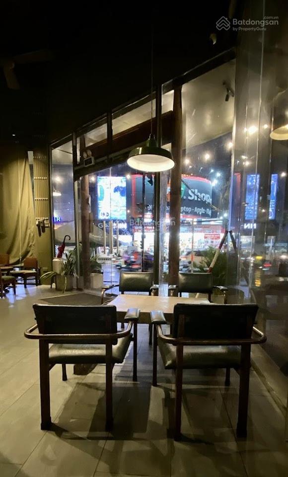 Cho thuê nhà góc 2mt nguyễn thị thập, quận 7. dt 15x30m. trệt lửng