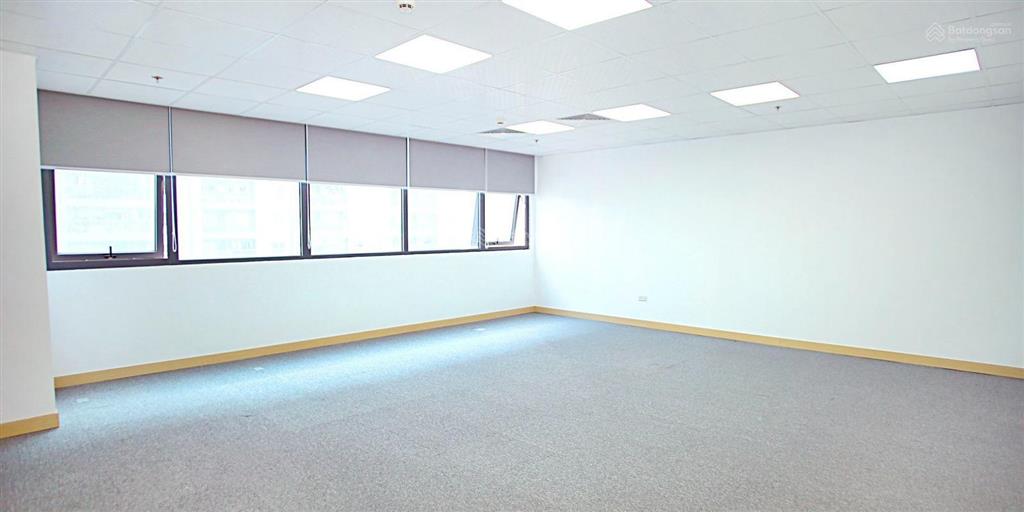 Cho thuê tòa nhà mt đường lê thánh tôn, bến nghé, q1. dt 8x20m. trệt 4 lầu thang máy