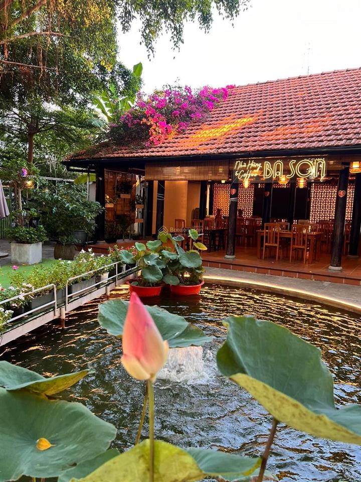 Cho thuê nhà mặt tiền sân vườn đường nguyễn hữu cảnh, phường 22, quận bình thạnh