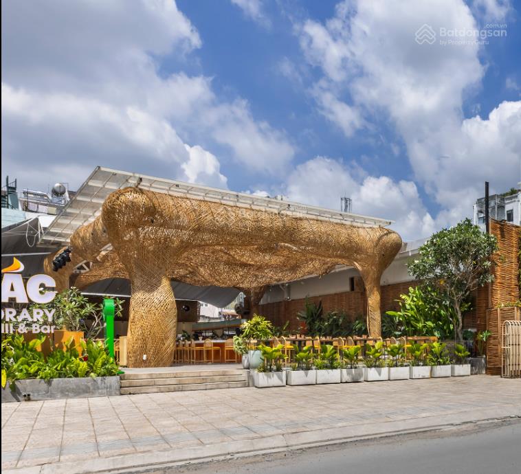 Cho thuê mặt bằng kinh doanh đường quốc hương, thảo điền, quận 2. dt 18x30m, cn 215m2