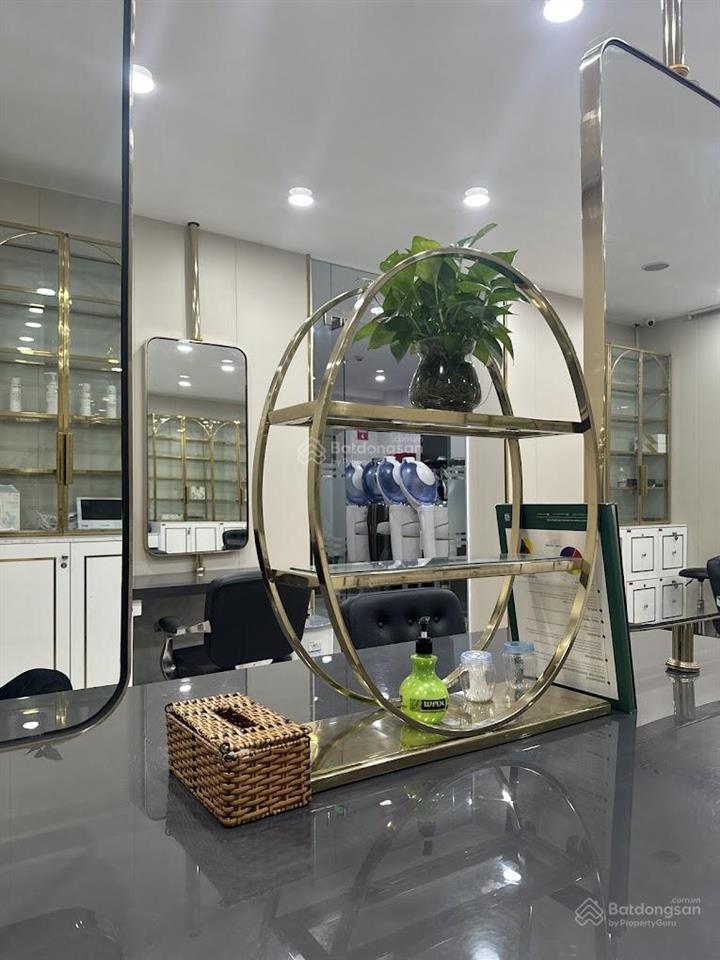 Cho thuê nhà mặt tiền đường nguyễn thị minh khai, quận 1. dt 8x25m. hầm trệt 4 lầu