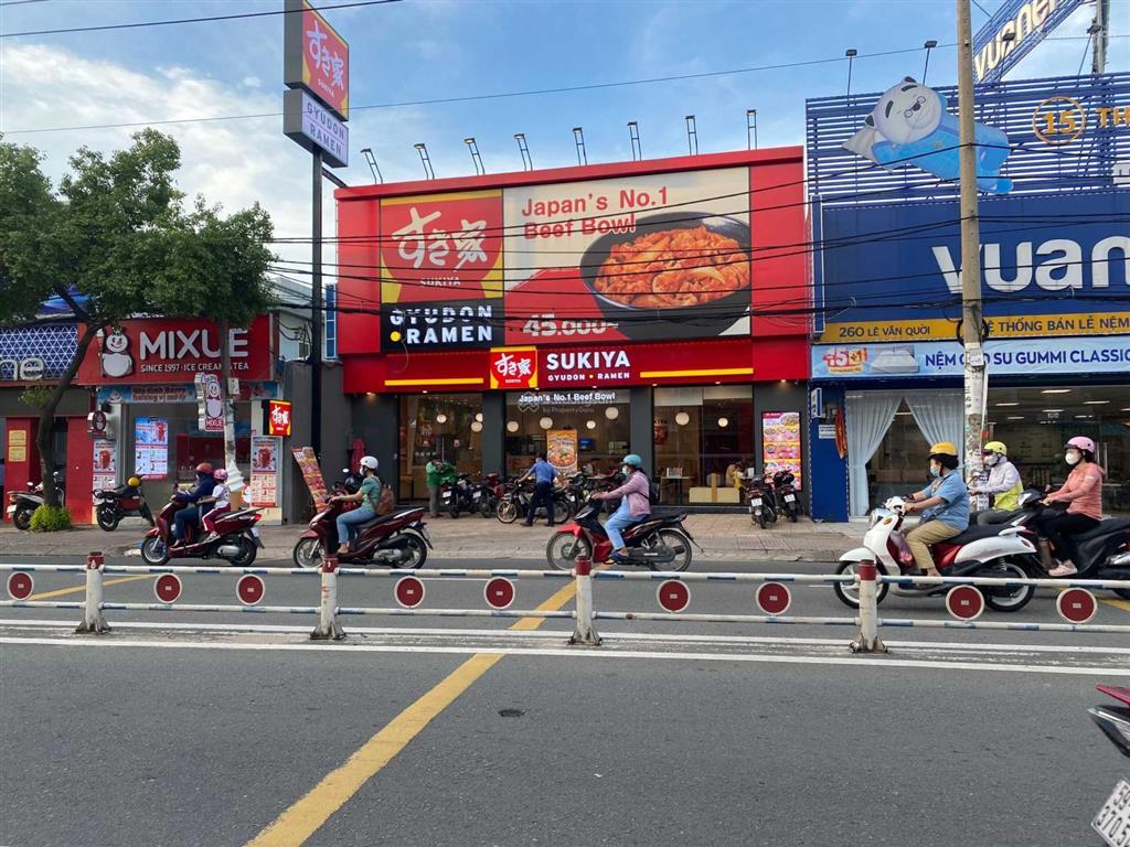 Cho thuê nhà mặt tiền rạch bùng binh, quận 3. dt 8x15m. 1 trệt 2 lầu. dtsd 330m2