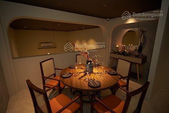 Cho thuê nhà mặt tiền bà huyện thanh quan, q3. dt 10x25m. 1 trệt 2 lầu. dtsd 800m2