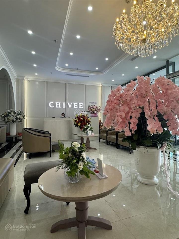 Cho thuê tòa nhà góc 2mt đường trần hưng đạo, cô giang, quận 1. dt 15x30m. trệt 6 lầu thang máy
