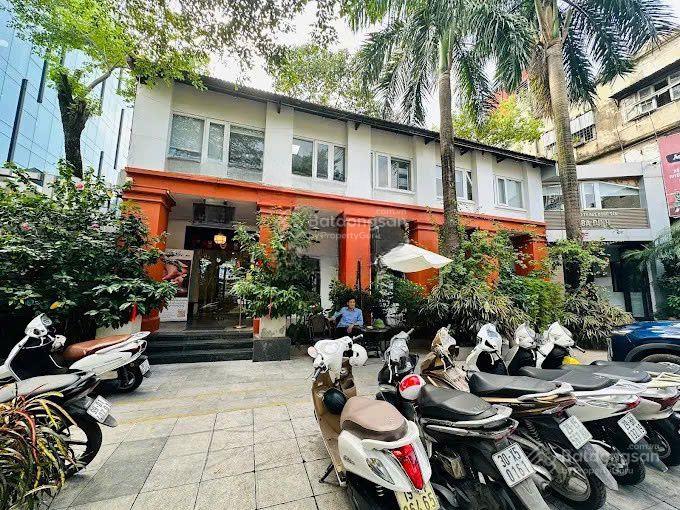 Cho thuê mặt bằng đẹp đường 3/2, phường 10, quận 10, dt 20x15m