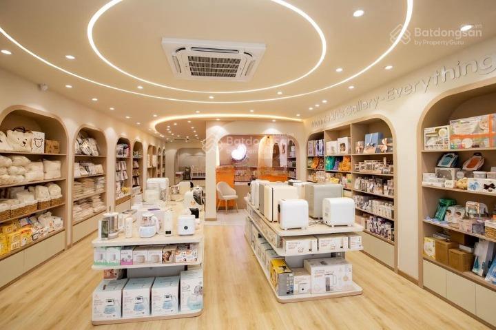 Cho thuê mặt bằng đẹp đường 3/2, phường 12, quận 10. dt 6x30m