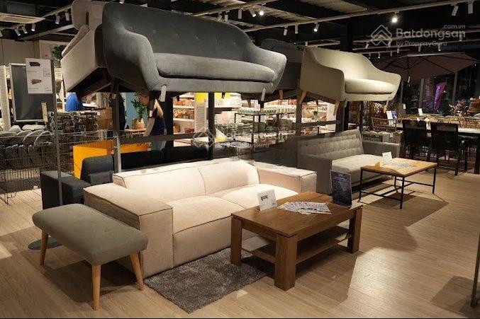 Cho thuê mặt bằng đẹp nguyễn văn linh, bình thuận, quận 7. dt 15x20m