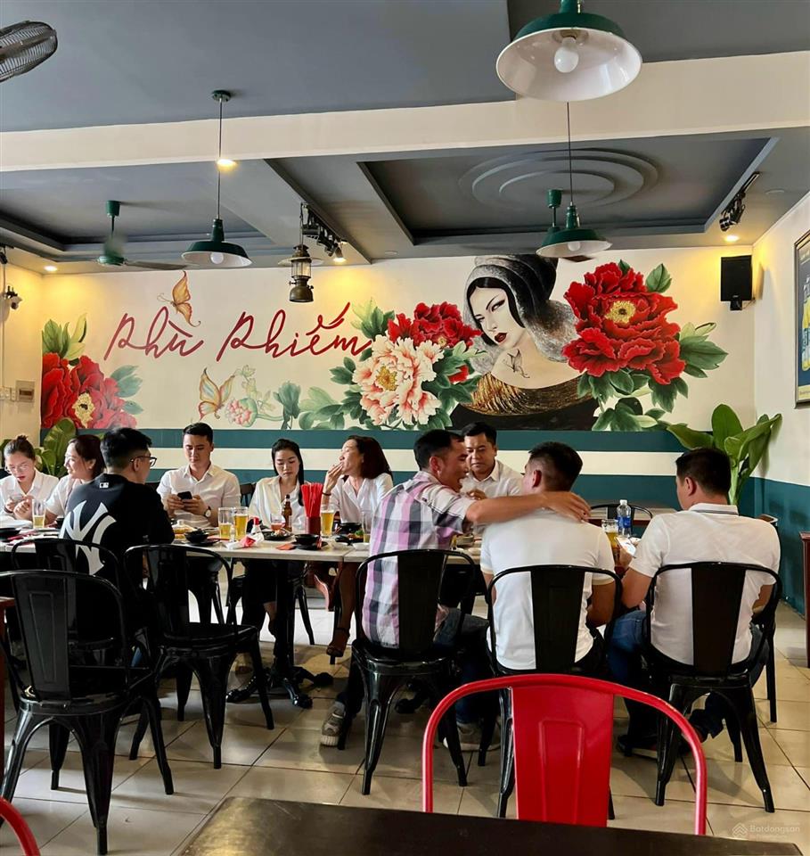 Cho thuê nhà mặt tiền võ thị sáu, quận 3. dt 18x25m. 1 trệt 1 lầu. dtsd 1.600m2