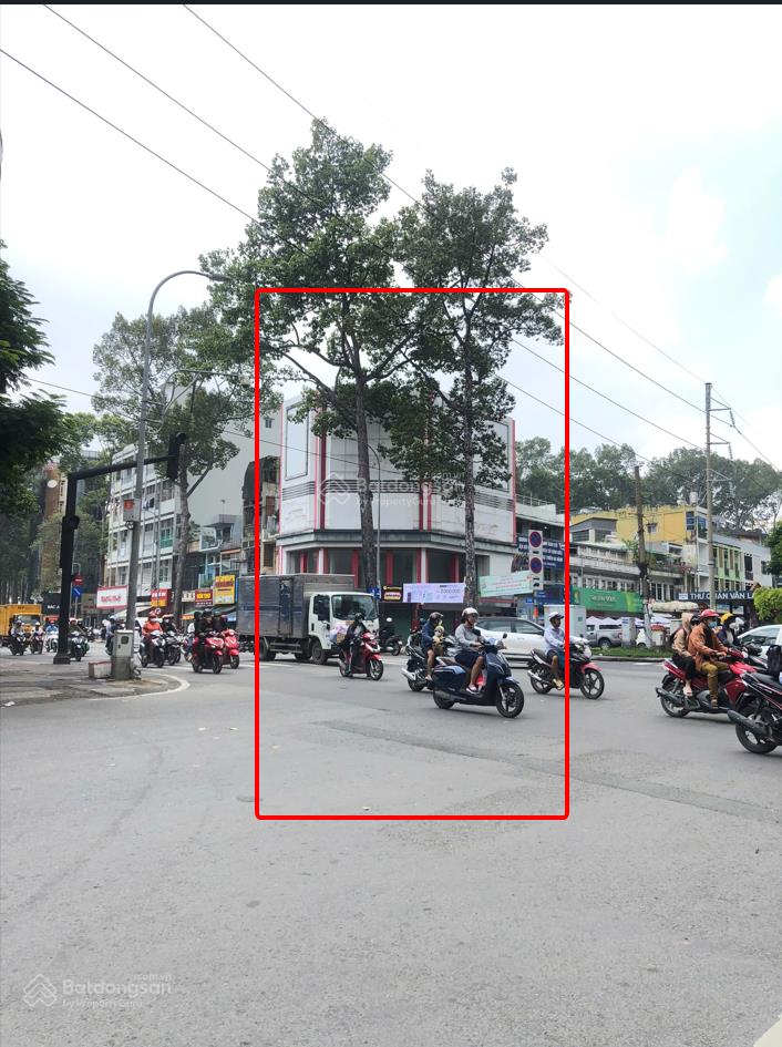 Cho thuê nhà góc 2mt số 213 đường nguyễn tri phương, phường 9, quận 5. dt 10x20m. 1 trệt, 3 lầu.