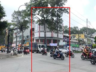 Cho thuê nhà góc 2mt số 213 đường nguyễn tri phương, phường 9, quận 5. dt 10x20m. 1 trệt, 3 lầu.