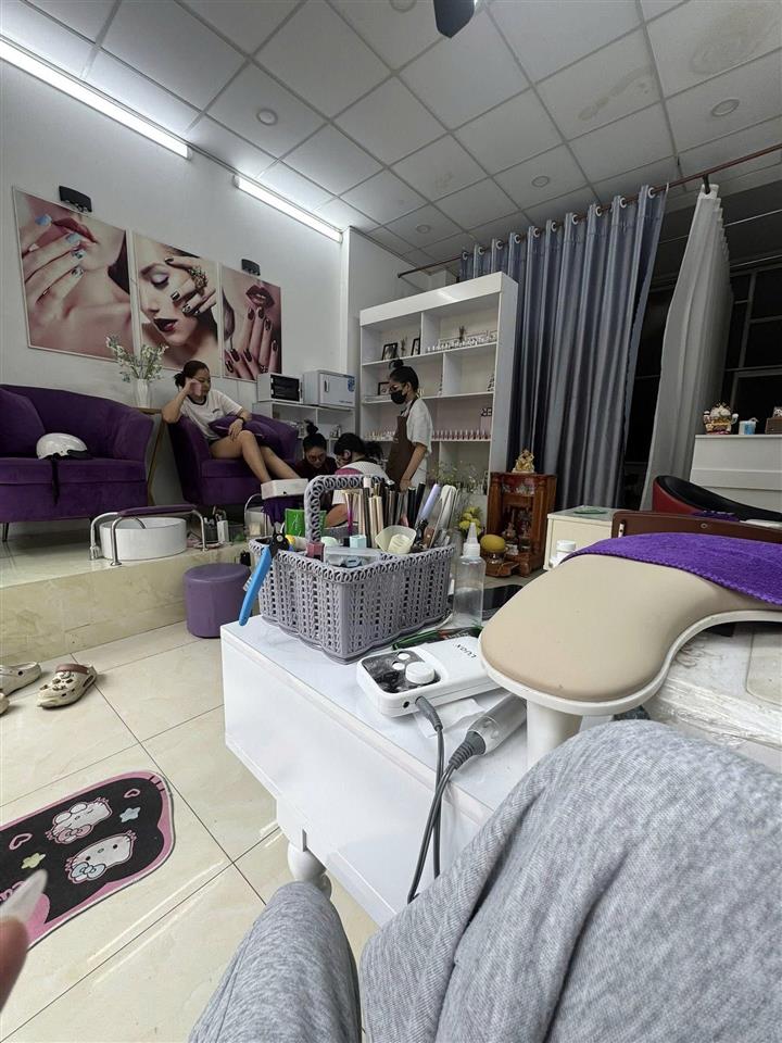 CẦN SANG GẤP TIỆM NAIL Địa chỉ: 50 Bà Hạt, Phường 9, Quận 10, TP.HCM